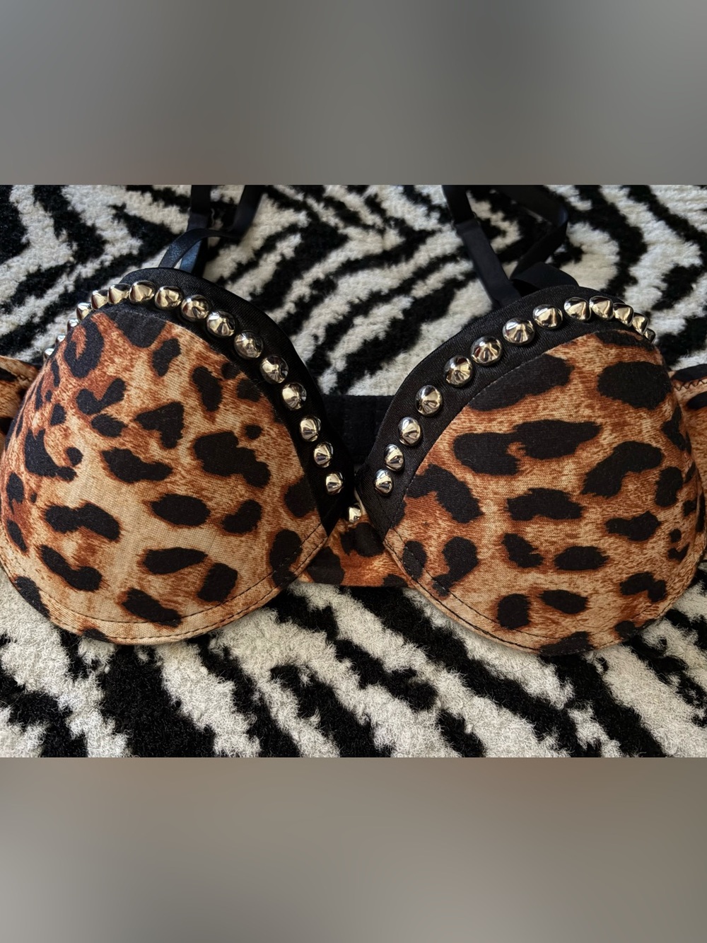 Leopard Print Studded Bra Top. 36B. Punk, Glam Rock. 80โs. Glam Metal. Y2K. Goth